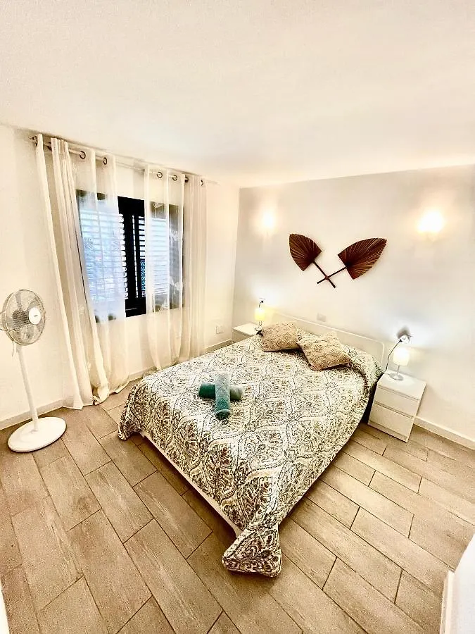 Cozy Apartment In Centric Area At Caleta De Fuste With Air Conditioner
